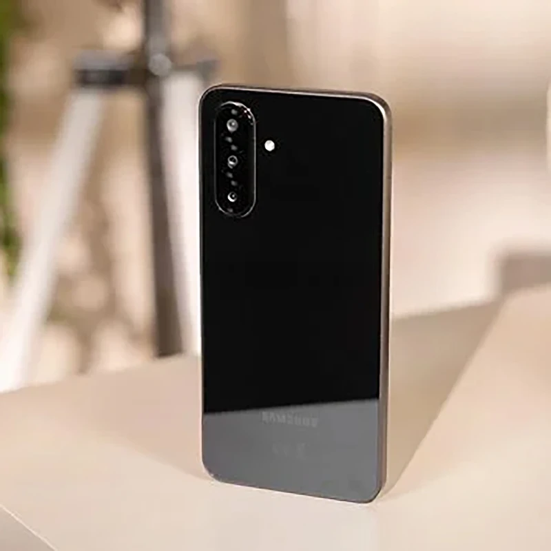 گوشی موبایل سامسونگ مدل Galaxy A26 دو سیم کارت ظرفیت 256 گیگابایت و رم 8 گیگابایت - ویتنام - Image 4